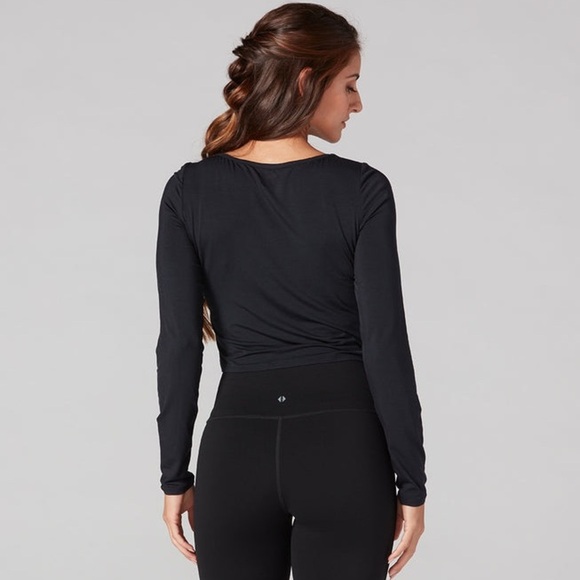 *NWT* TAVI FORM CROPPED LONG SLEEVE TOP - Picture 6 of 6